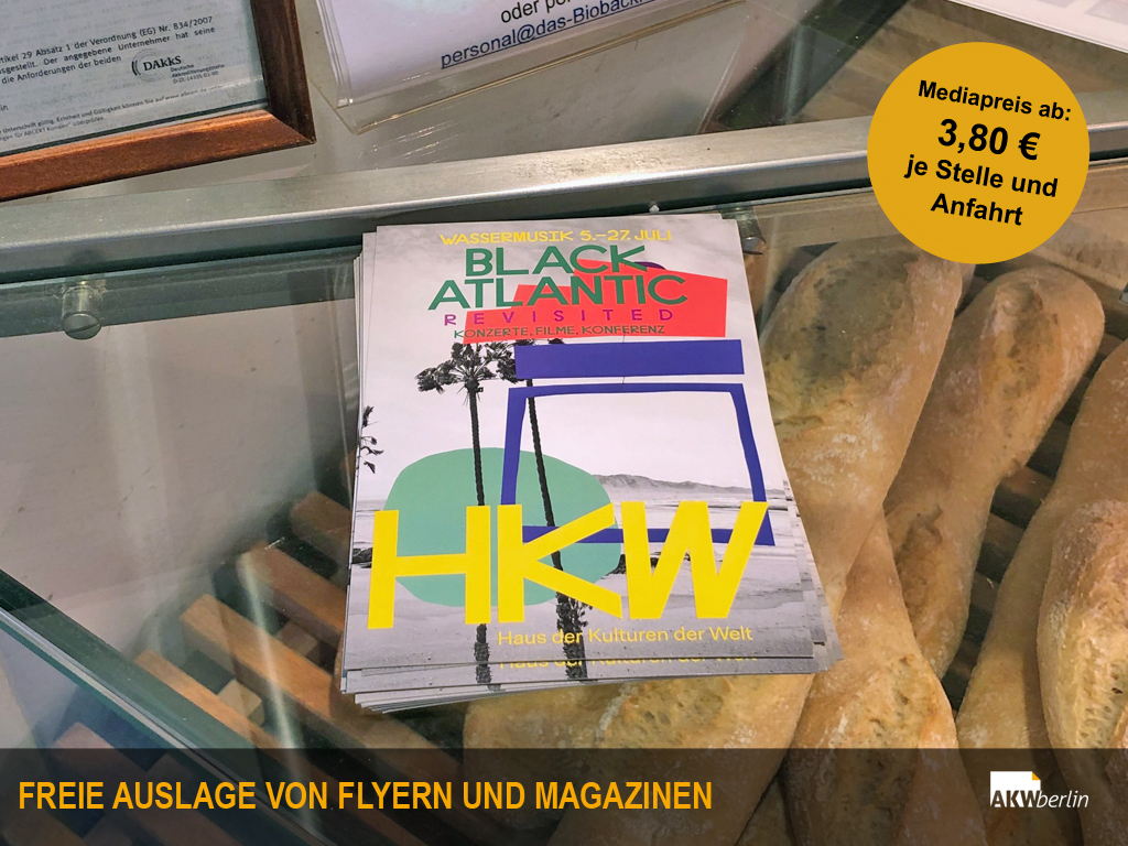 Auslage von Magazinen und Flyern